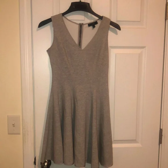 Robe Maia Grise Et Noire Avec Fermeture éclair - Taille 8, Manches Longues, Coupe A, Courte